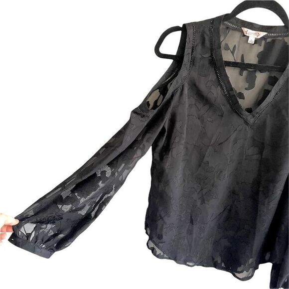 COPY - NANETTE LAPORE V-Neck Cold Shoulder Semi-Sheer Blouse Floral Design Bla… - Picture 3 of 8